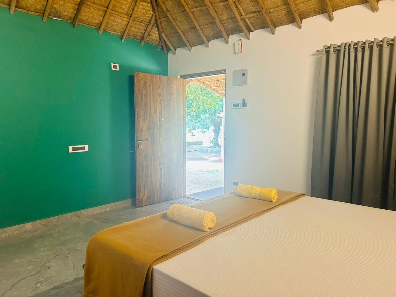 Hampi Village Resort & Tutti Cafe Kültér fotó