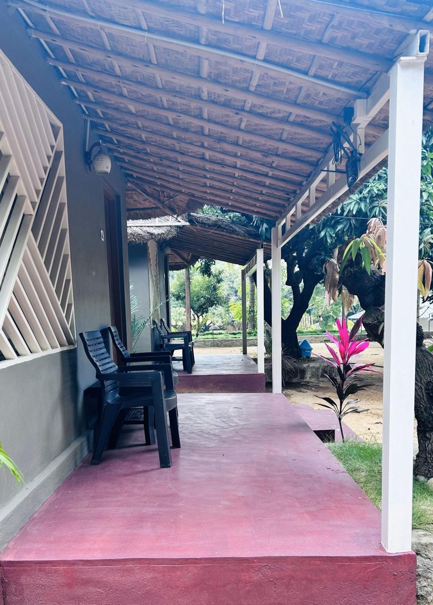 Hampi Village Resort & Tutti Cafe Kültér fotó